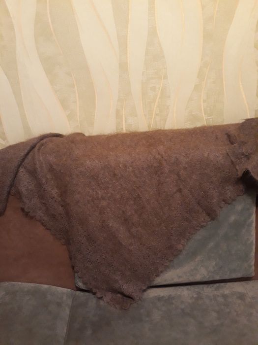 Пуховая шаль платок