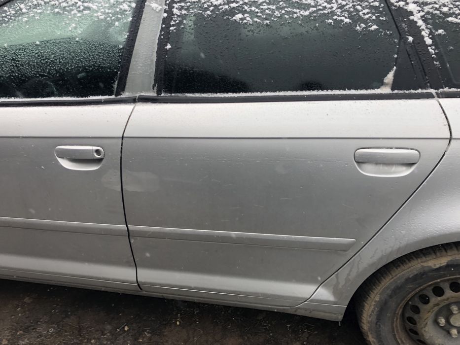 Usa Portiera Audi a3 8p 1.6 mpi BSE stangai dreapta 2007 LY7W COD