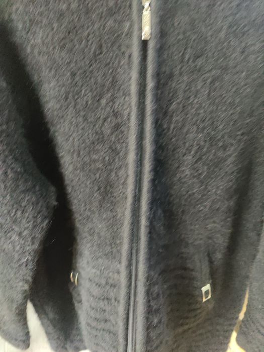 Продам шерстяную кофту