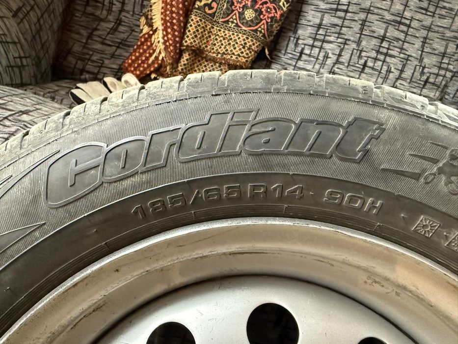 Шина. Р. 185/65/14.