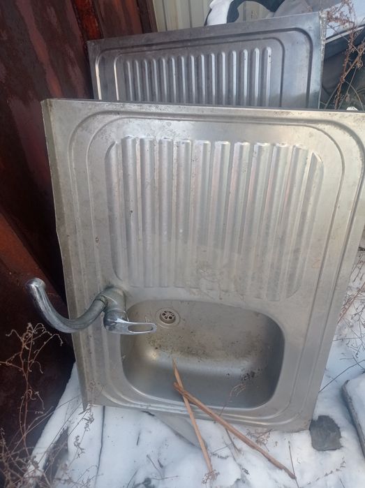 Продам  кухонный мойку