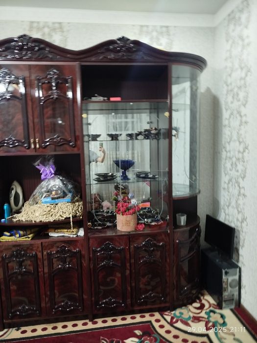 Сервант Б/У продается