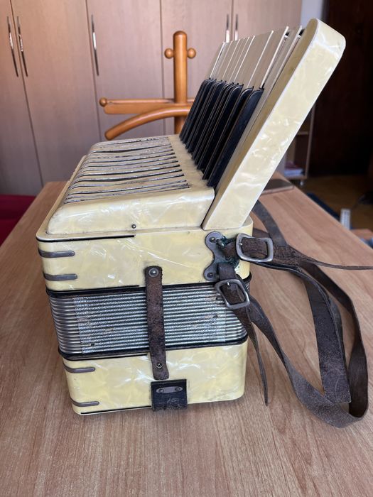 Акордеон Hohner Student III