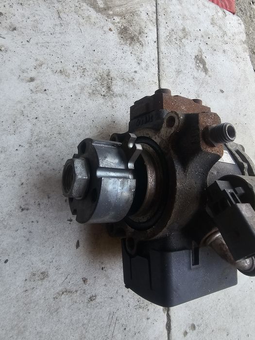 Lichidare stoc Pompa inalta presiune vw golf 6 passat touran jetta 1.6 tdi 03L130755E