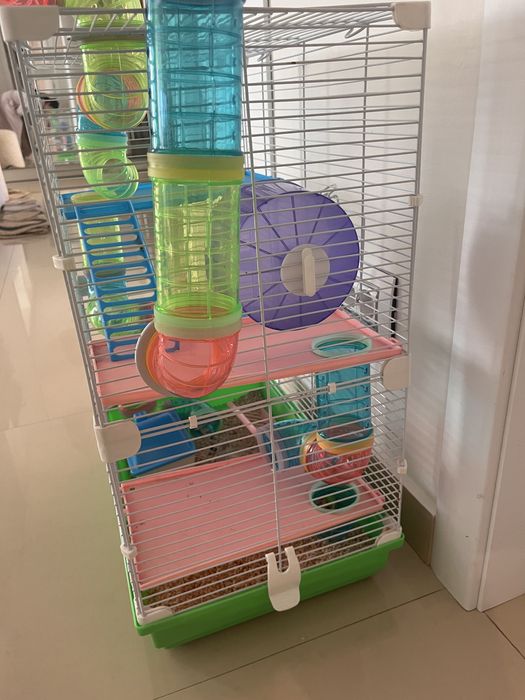 Hamster si cusca supraetajata