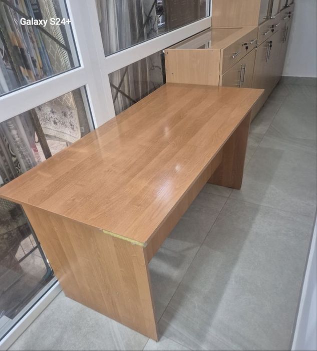 Продам стол офисный