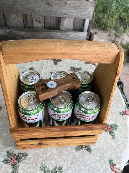 Дървена кошница за бира и малко столче