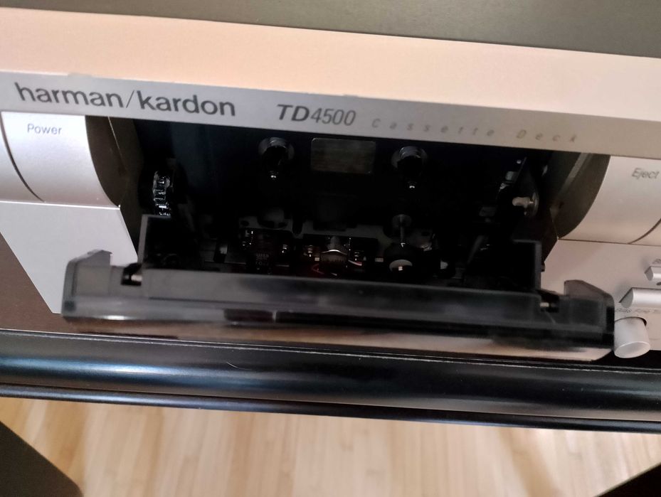 Продавам дек Harman Cardon TD4500