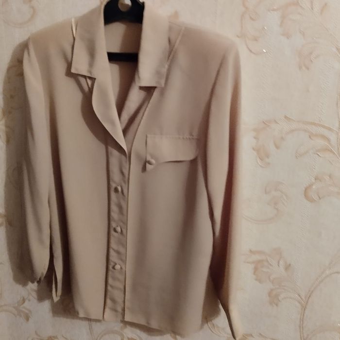 Продам блузки женские