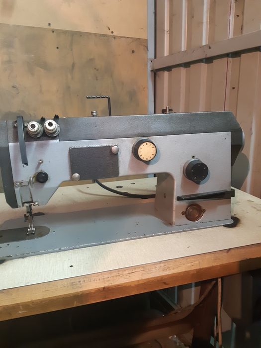 Продам швеиную немецкую машинку