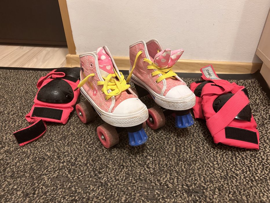 Vand Patine cu rotile Minnie marimea 30 + cotiere si genunchiere