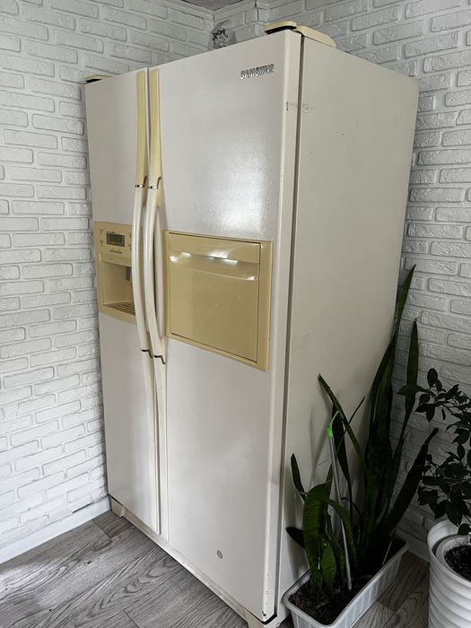 Продам холодильник Samsung