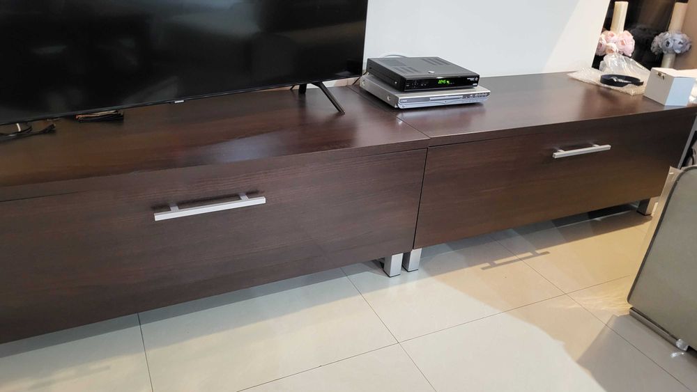 Mobilă și măsuță pentru  living impecabile