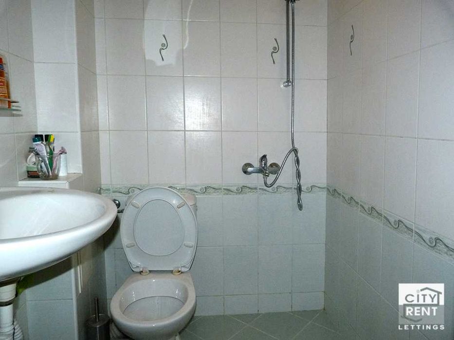 103558 Oбзаведен двустаен апартамент в центъра на В. Търново