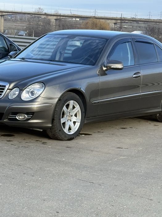 MERCEDES-BENZ E-Class 0 — imagine 2
