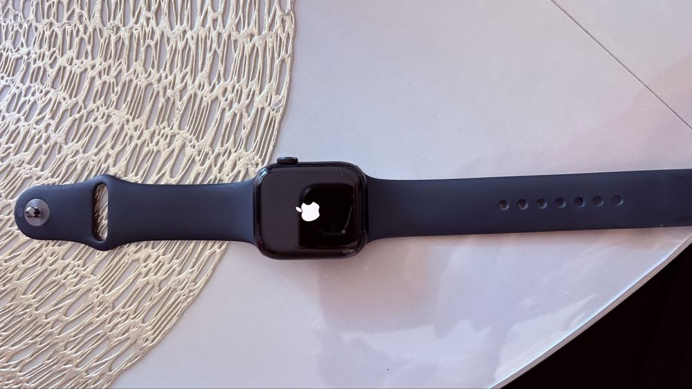 продам Apple watch 7 series 41 m
