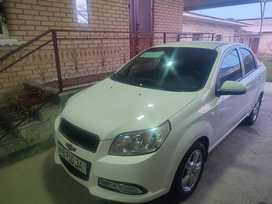 Nexia 3 sotiladi srochna