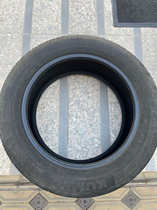 Летние шины KUMHO 235/55/18 в хорошем состоянии