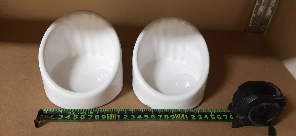 Порцеланови поставки за баня