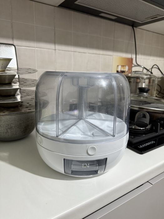 Крутящийся контейнер для круп (рис и т.д