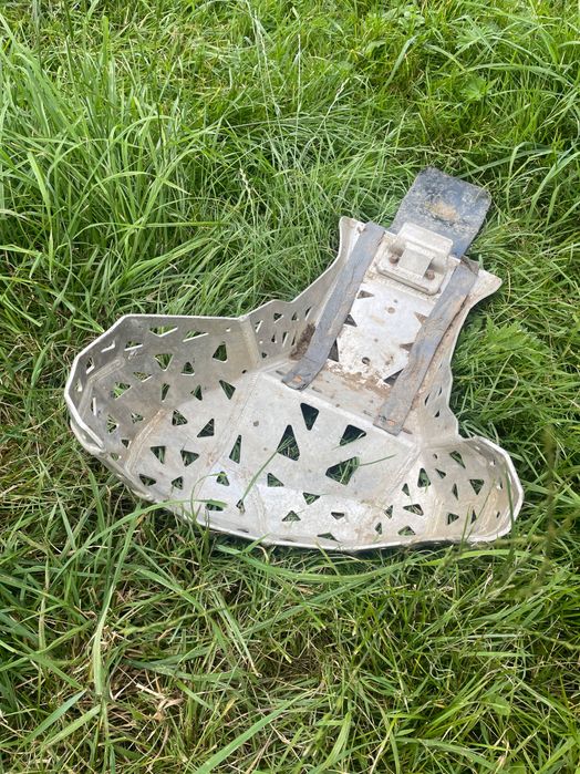 Vând scut aluminiu pentru motocicletă 2timpi!!