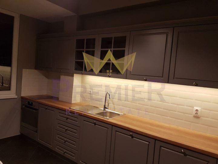 Продава се Тристаен апартамент в София, Център - 100 кв.м за 3000 €/кв.м - Снимка #5