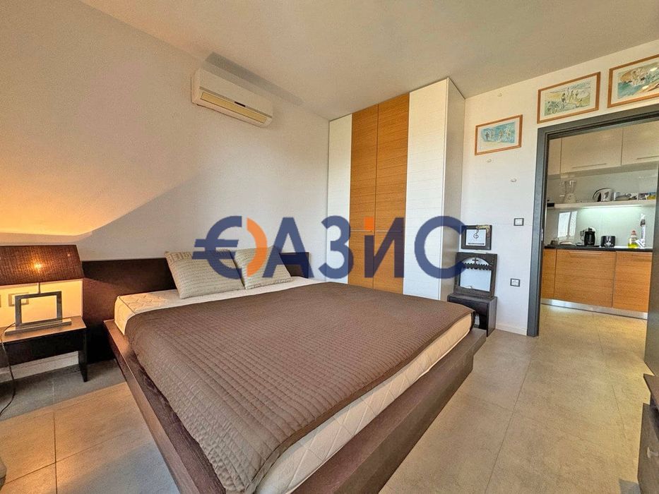 Продава се Двустаен апартамент в Созопол - 71 кв.м за 2465 €/кв.м - Снимка #11