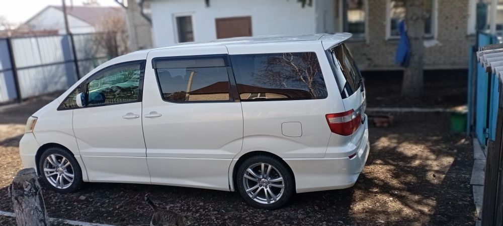 Toyota Alphard 2002г.