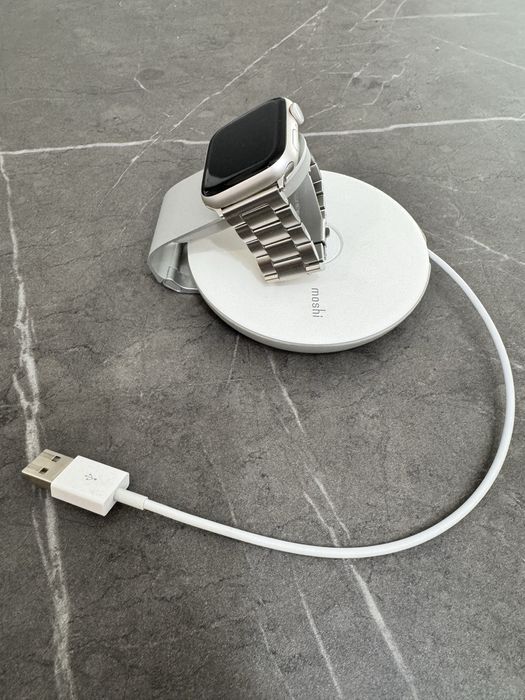 Stand de incarcare Apple Watch