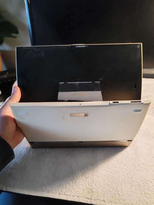 Tablete fara incarcatoare cu mici defecte