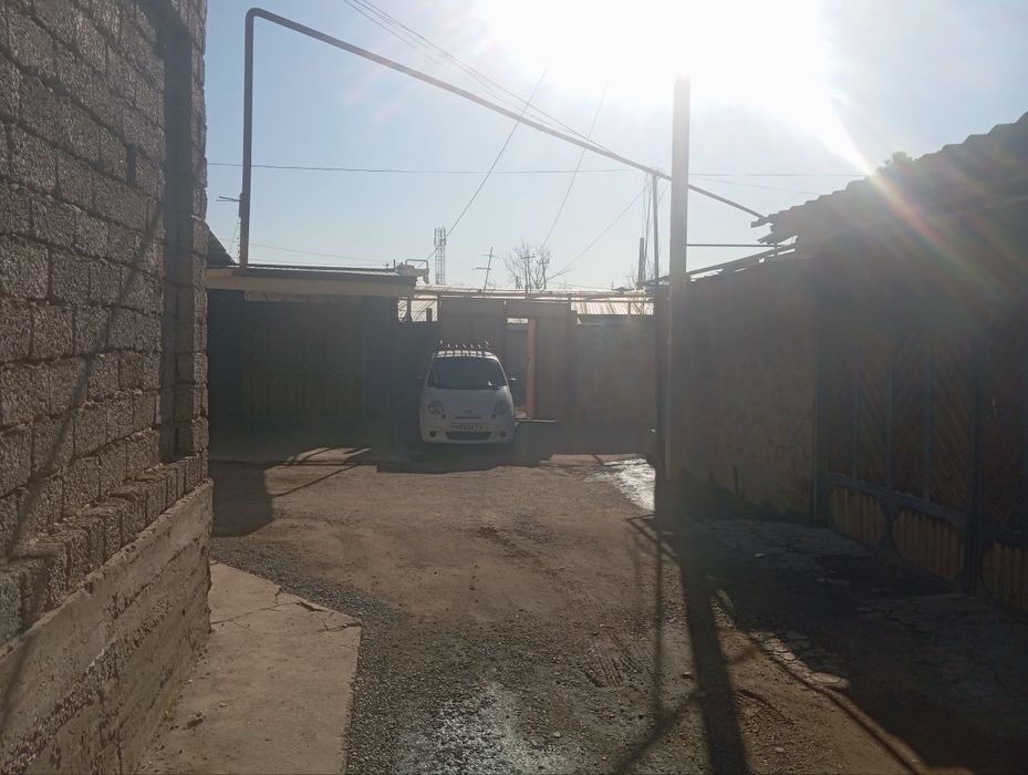 Ховли сотилади срочна