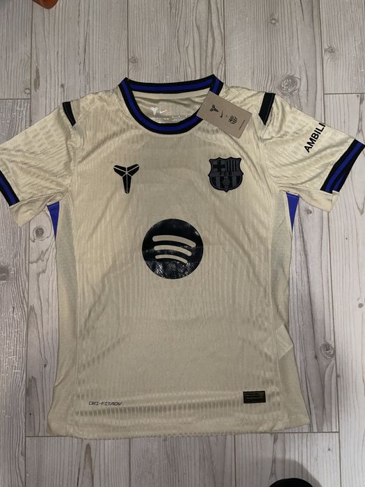 Футболни тениски!