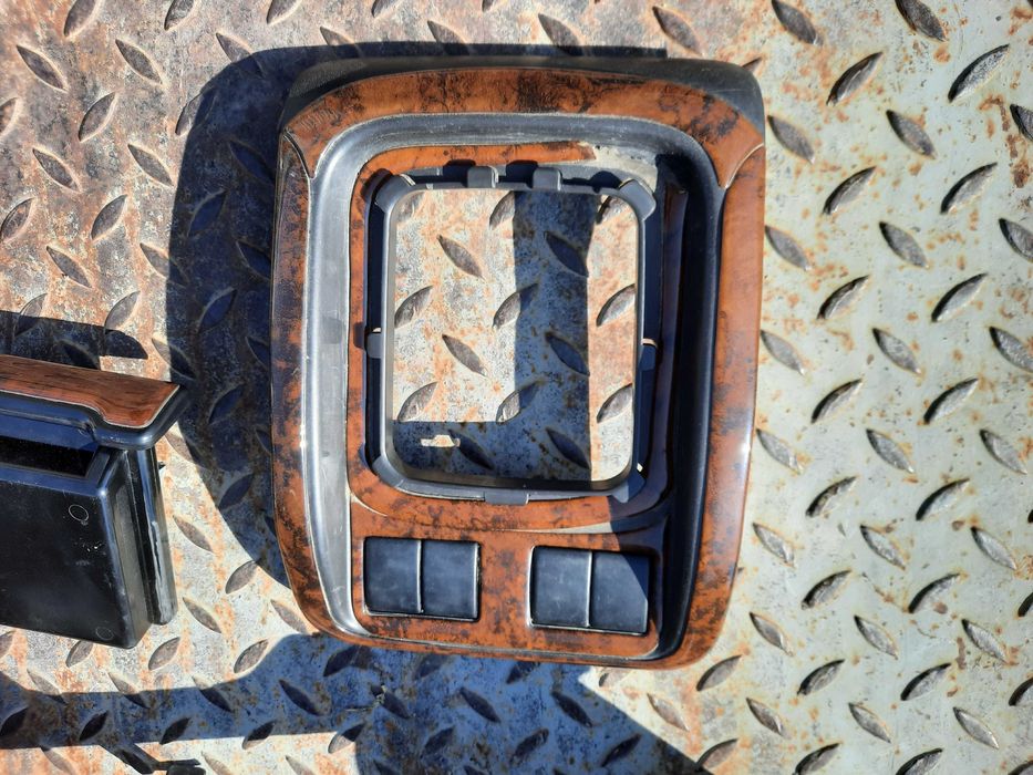 Махагонови апликации за Сузуки Гранд Витара