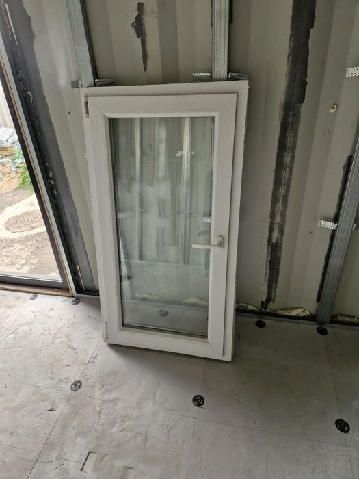 Продам пластиковое окно