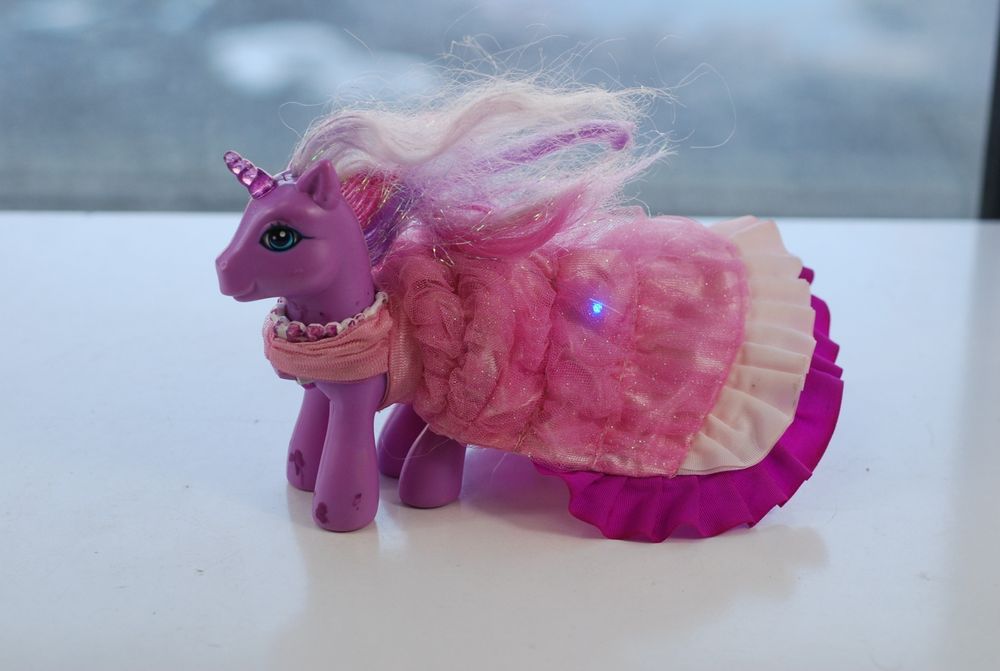 Замък с оригинални  понита pony ville от 2005,2006 и други