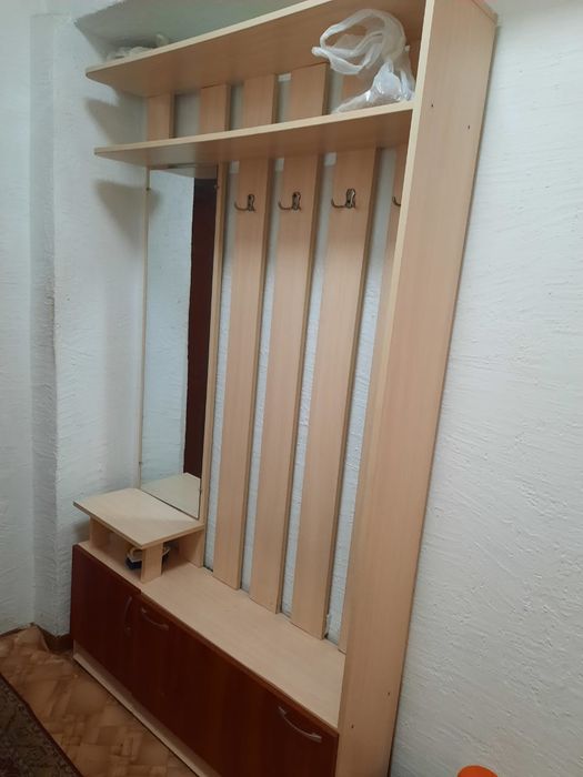 Продам прихожий шкаф
