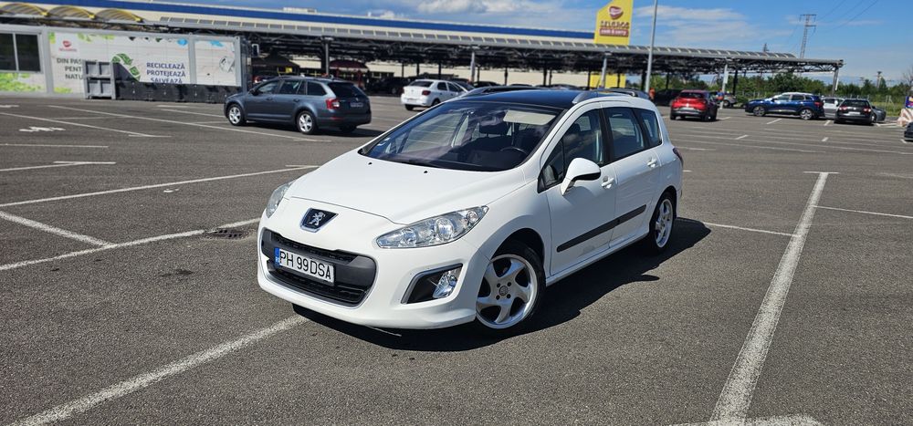 Urgent! Peugeot 308 SW /2013 / 1.6 HDi / Plafon Panoramic // Jante 17" aluminiu // Navigație 3D