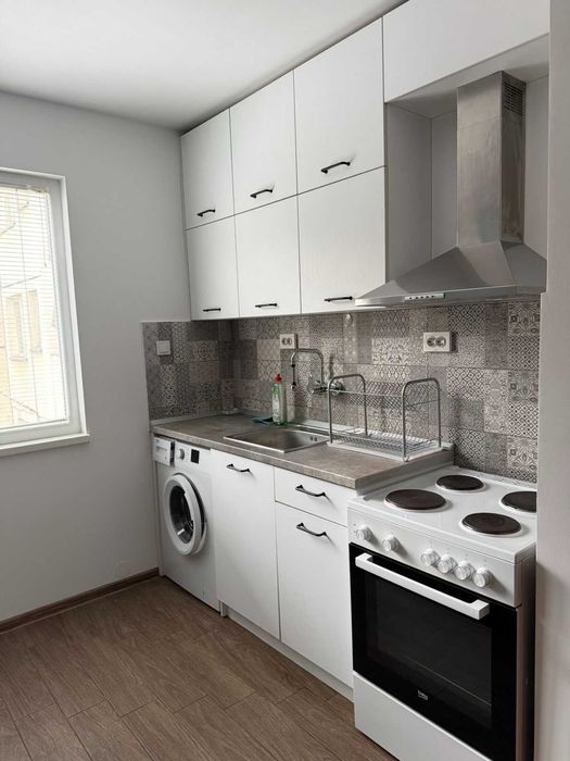 Дава се под наем Двустаен апартамент в Плевен, Широк център - 48 кв.м за 348.84 € - Снимка #2