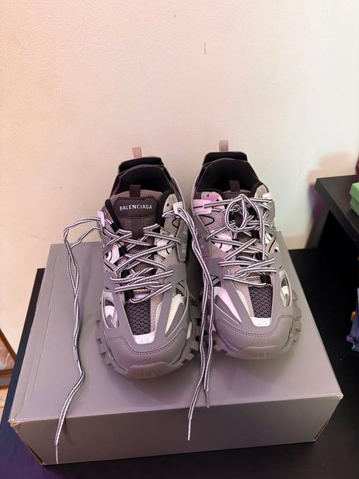 Balenciaga track