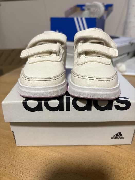 Кецове и маратонки адидас