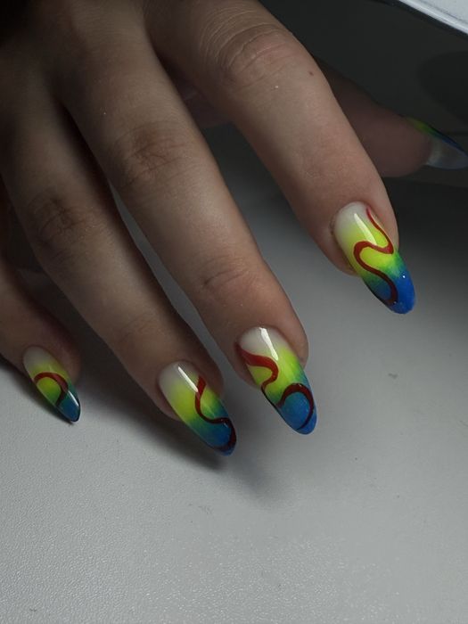 Наращивание ногтей , укрепление ногтей, маникюр ,обучение!!