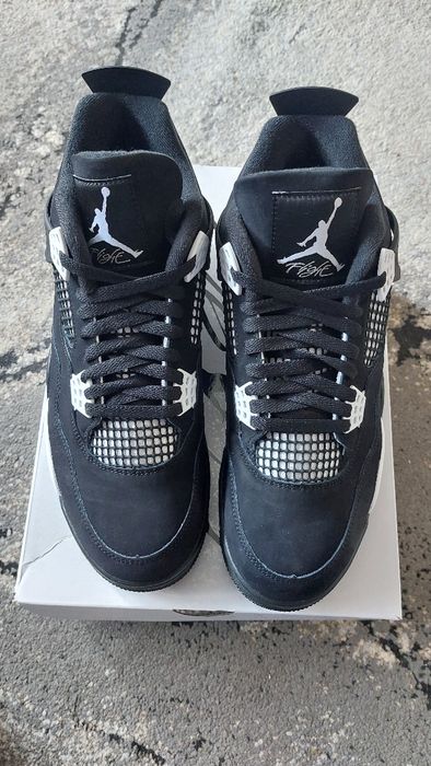 Air Jordan 4  White Thunder