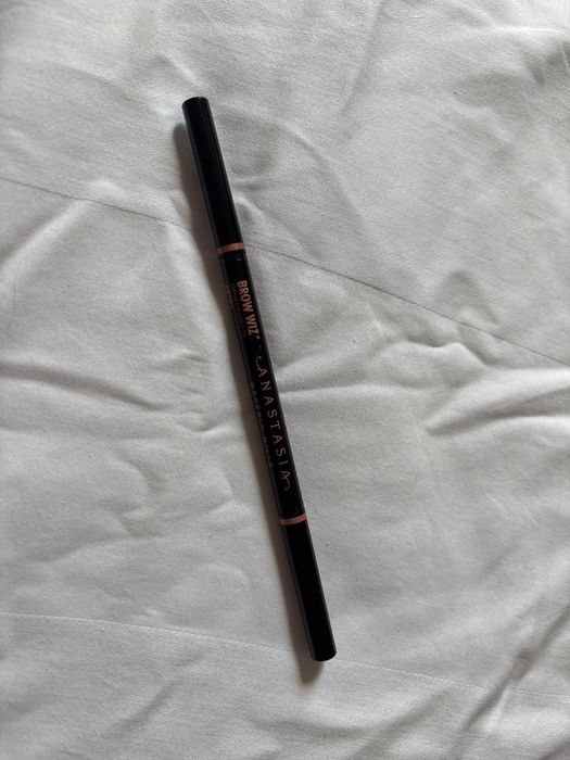 Anastasia Beverly Hills brow wiz ebony
