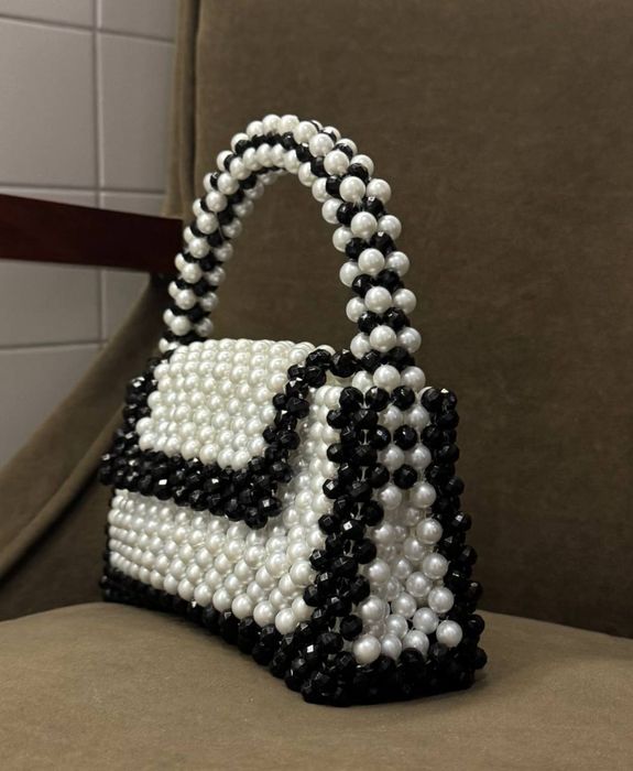 Женская сумка из бусин