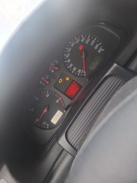 Vand vw passat b5 motor 1.9 diesel acte la zi fiscal an 2000 masina functionala fără probleme clima functionala  6 viteze