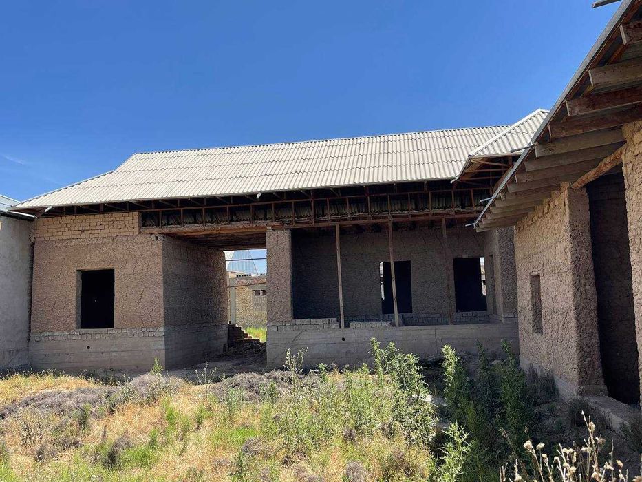 Hovli sotiladi. Srochniy