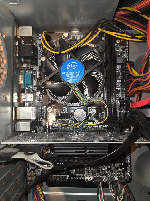 Procesor Intel Core i5-4570 si gigabyte GA-H81M-S2PV
