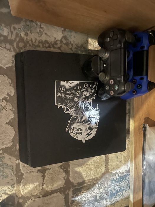 Playstation 4 slim