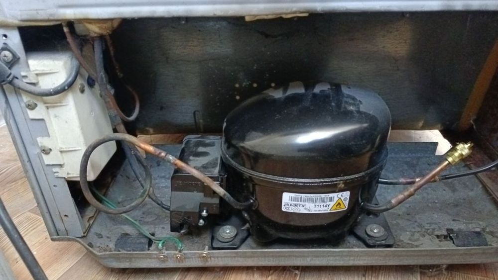 Надёжный ремонт холодильников — опытный специалист