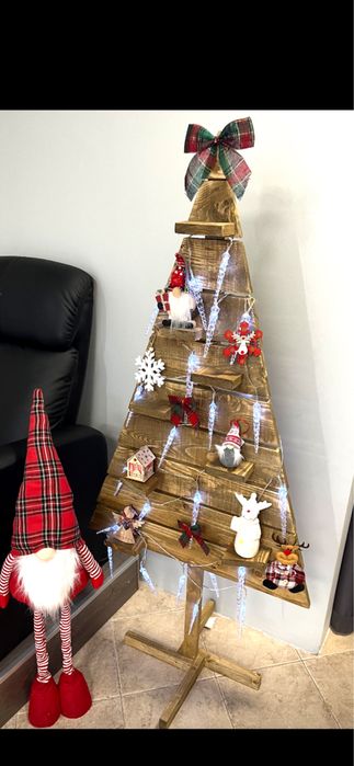 Дървена коледна елха
